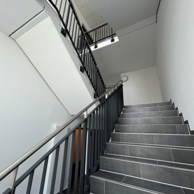 Fabrikon Kraft Malerarbeiten Treppenaufgang